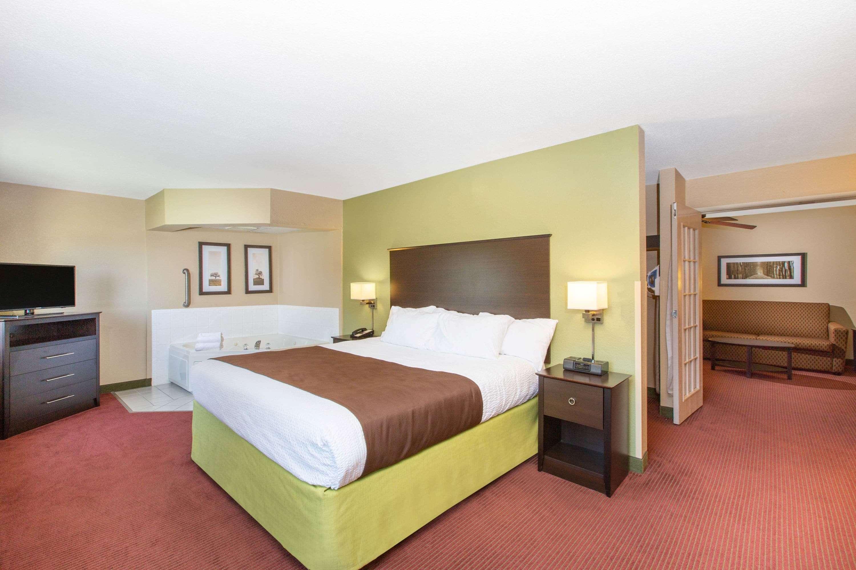 Americinn By Wyndham Okoboji Dış mekan fotoğraf
